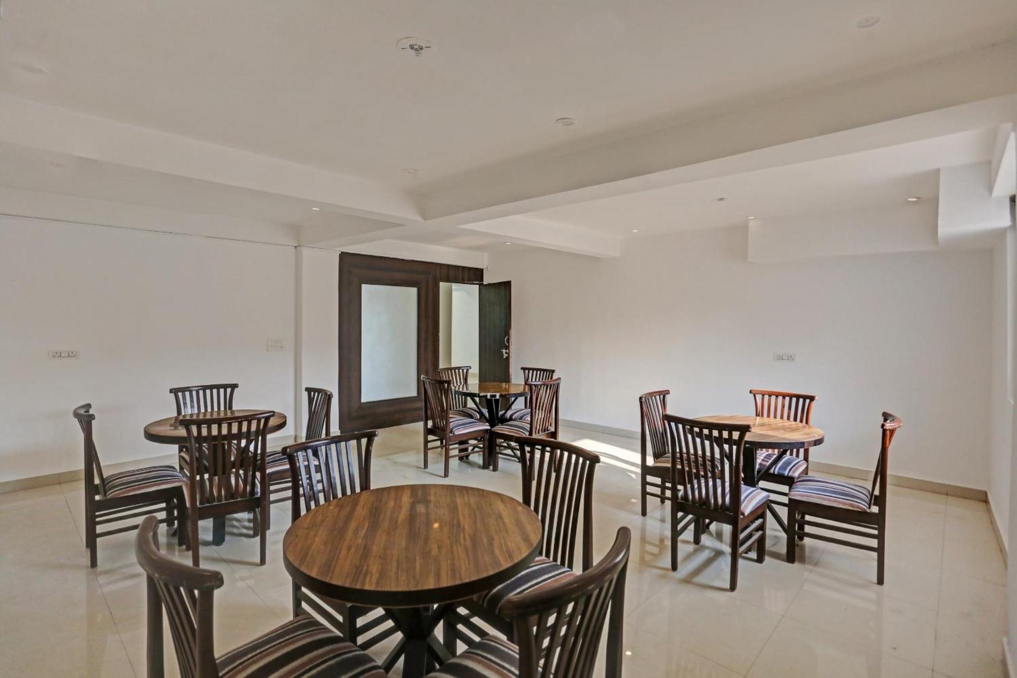 גורגאון Hotel O The Grand Palm מראה חיצוני תמונה