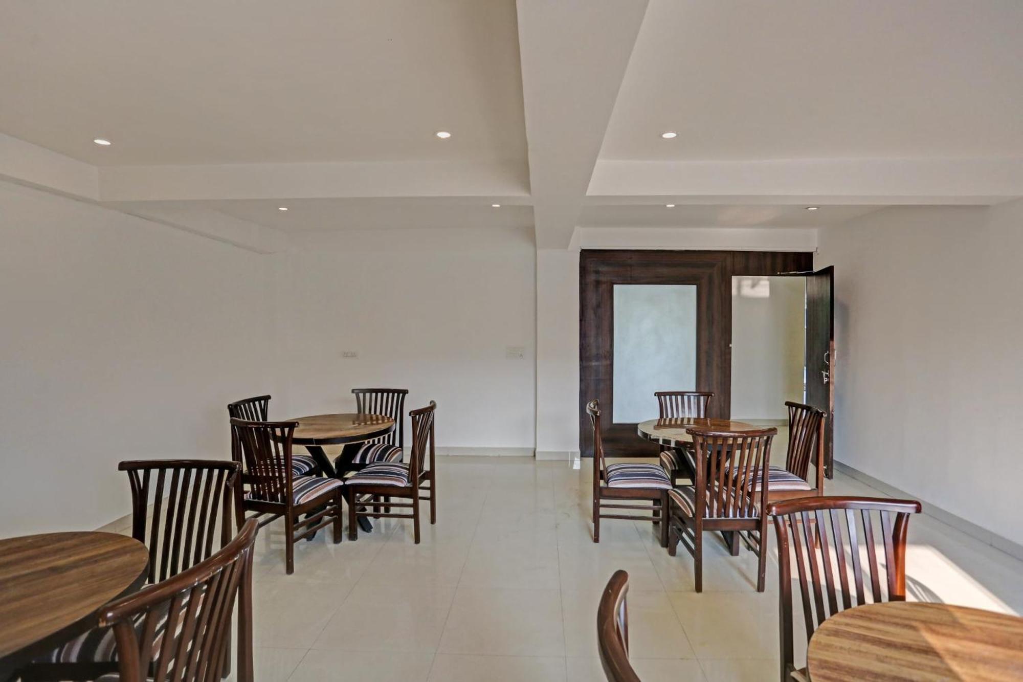 גורגאון Hotel O The Grand Palm מראה חיצוני תמונה